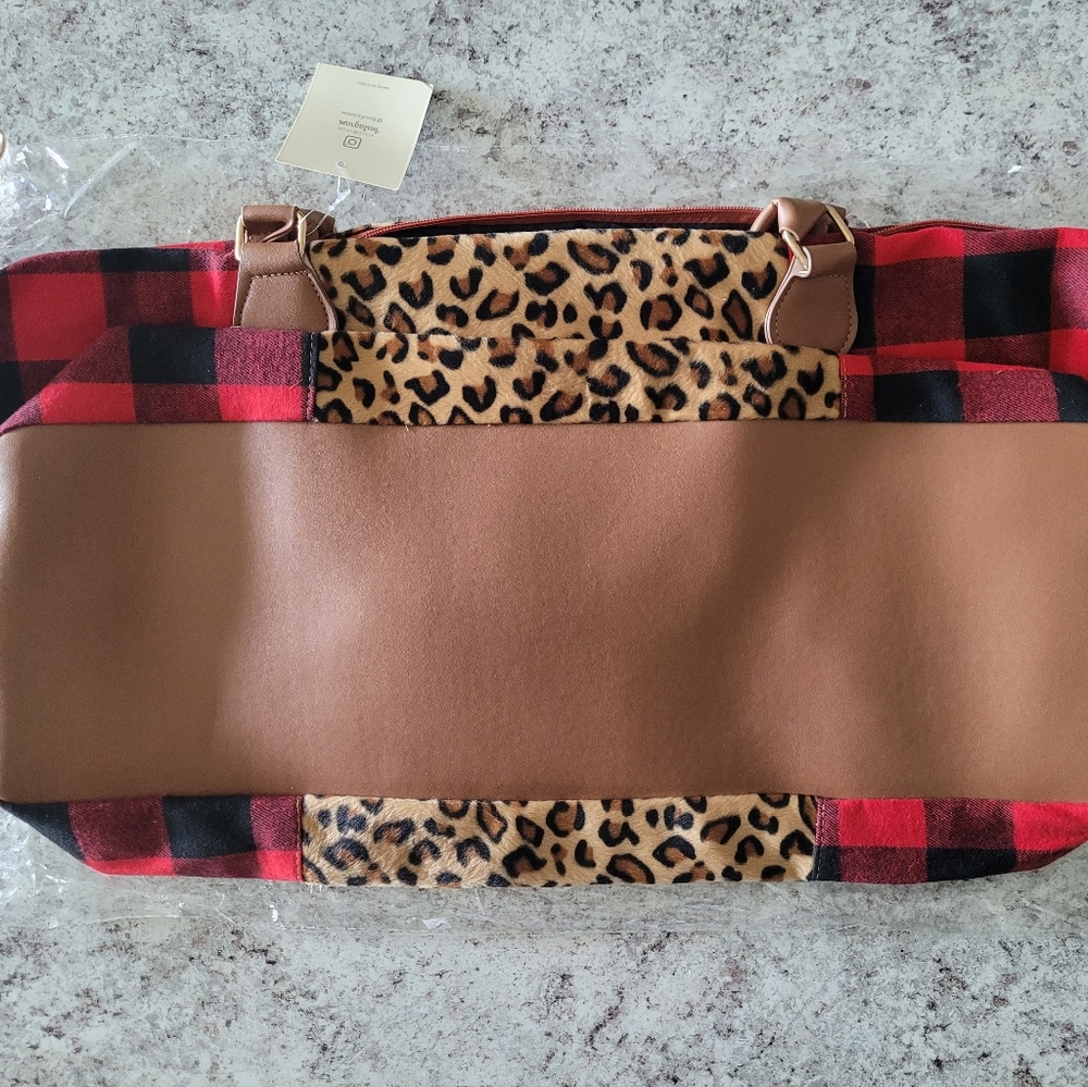 BUFFALO ANIMAL PRINT DUFFEL BAG✨️ - Picture 4 of 11